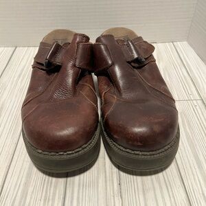 Vintage brown leather Y2K clogs shoes slip on platform women's size 8 2000s